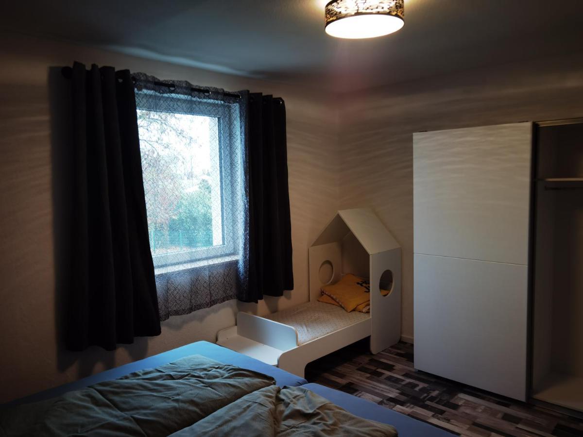 Modernes Behagliches Haus Mit Kamin, Terrasse Und Garten Magdeburg Exterior foto